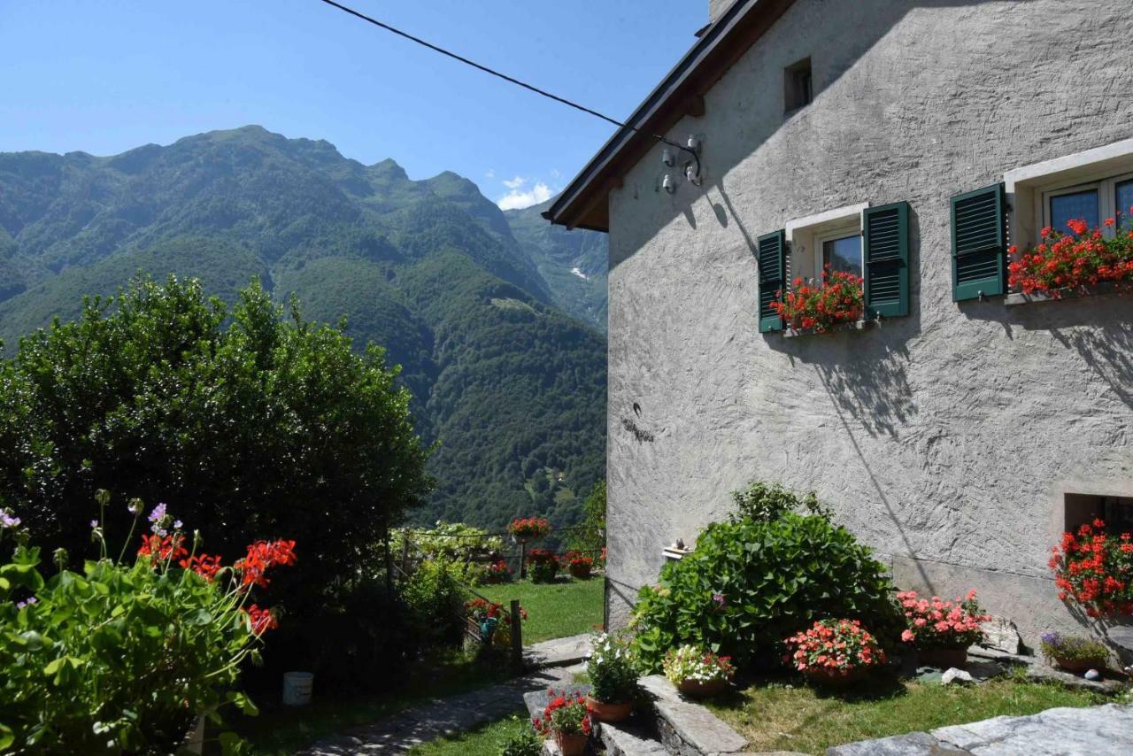 Hotel Antico Intragna Exterior photo